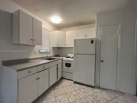 2228 Grant St, Hollywood, FL 33020