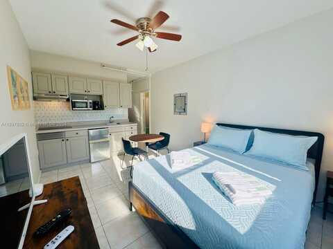 255 W 24th St, Miami Beach, FL 33140