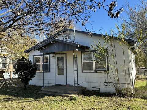 509 S Sweetwater Street, Wheeler, TX 79096