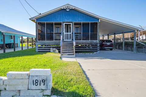 1819 S Doughty St, ROCKPORT, TX 78382