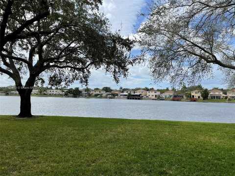 11390 NW 14th Ct, Pembroke Pines, FL 33026