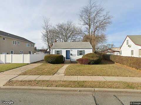 Lee Ave, HICKSVILLE, NY 11801