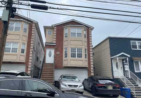 71St St Apt 1, Guttenberg, NJ 07093