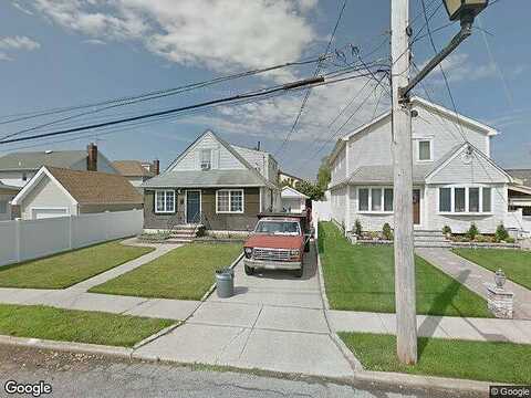 Strand, MINEOLA, NY 11501