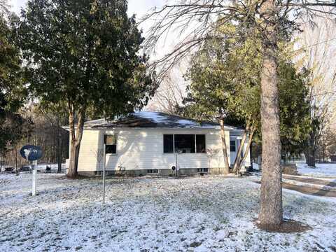 512 W North Street, Saint Charles, MI 48655