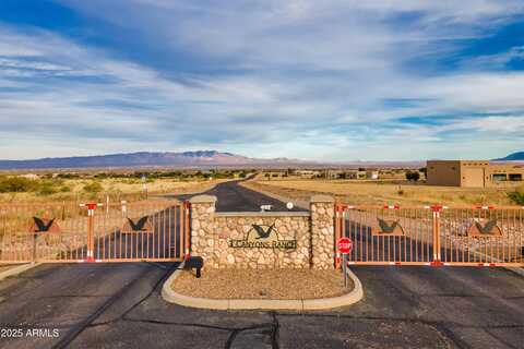 8975 S MULE Place, Hereford, AZ 85615