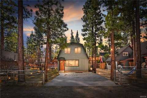 1036 Robinhood Boulevard, Big Bear City, CA 92314