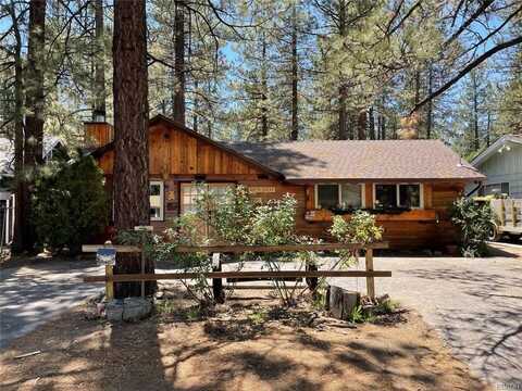 925 Anita Avenue, Big Bear City, CA 92314