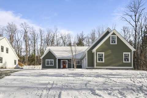 4 Thrushwood Ln, Great Barrington, MA 01230