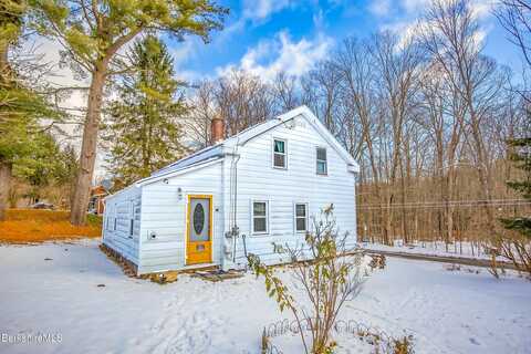 31 Jericho Rd, Hinsdale, MA 01235