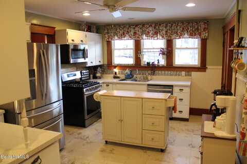 47 East St, Adams, MA 01220