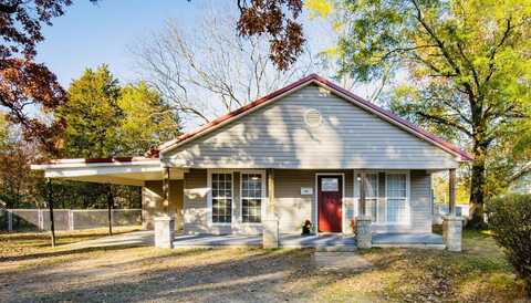 103 E Rock Street, Morrilton, AR 72110