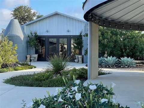 208 Danos Drive, Fredericksburg, TX 78624