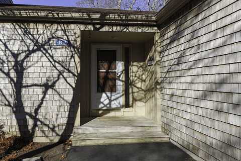 82 Forest Glade, East Falmouth, MA 02536