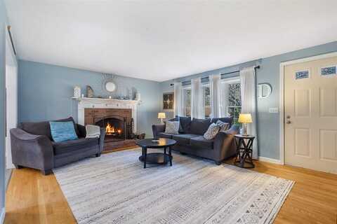 29 Peacock Drive, Hyannis Port, MA 02647