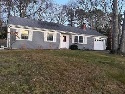 18 Johnson Lane, West Yarmouth, MA 02673