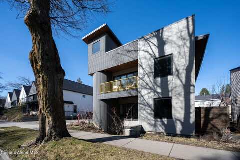915 E SHERMAN AVE, Coeur D Alene, ID 83814