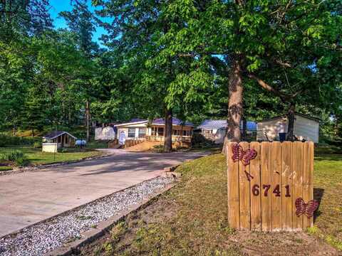 6741 Carpenter, Harrison, MI 48625