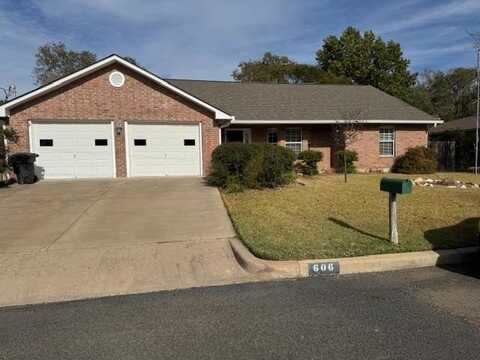 606 Hackberry, Fredericksburg, TX 78624