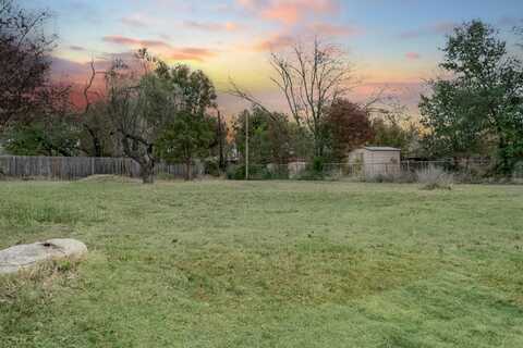 1013 Avenue B, Fredericksburg, TX 78624