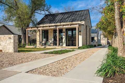 706 Creek St, Fredericksburg, TX 78624