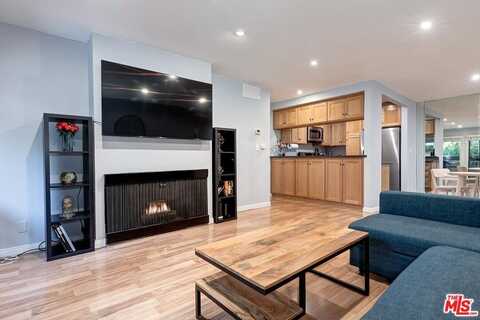 950 N Kings Rd, West Hollywood, CA 90069