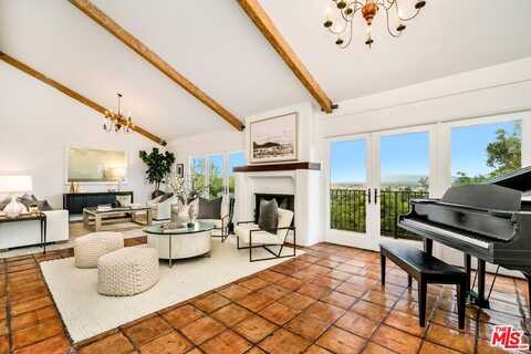 11630 Amanda Dr, Studio City, CA 91604