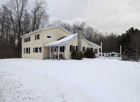 458 County Rt 85, Grafton, NY 12052