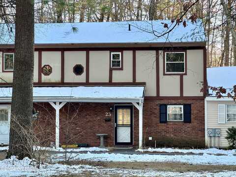 23 Queens Way, Queensbury, NY 12804