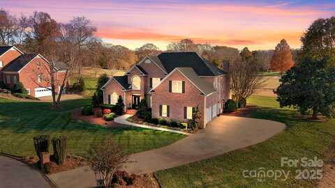 2425 Birdie Lane NE, Conover, NC 28613