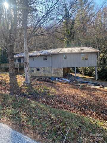 120 Parkwood Hill Drive, Spruce Pine, NC 28777