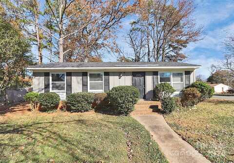 725 Lightspun Lane, Charlotte, NC 28216