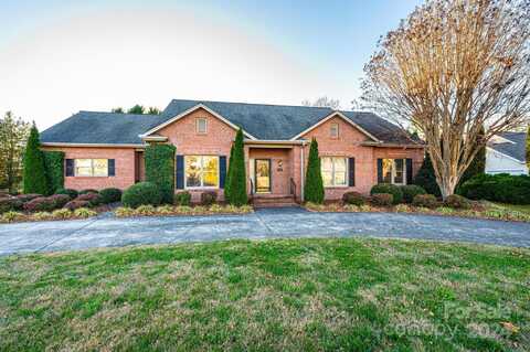 917 Barrington Drive NE, Lenoir, NC 28645