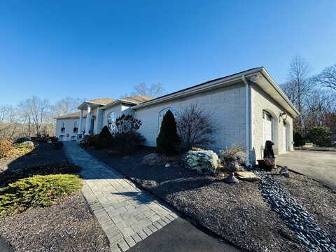 426 Gendron Road, Plainfield, CT 06374