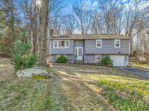 7 Kennedy Drive, Ledyard, CT 06335