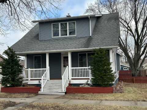 1215 S 8TH AVENUE, Wausau, WI 54401