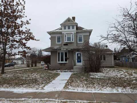 2332 E 7th St, Superior, WI 54880