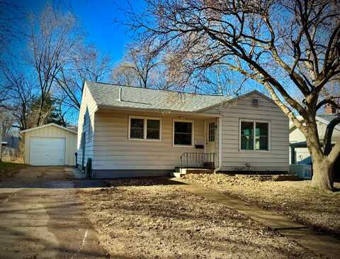 4112 4th Street, Des Moines, IA 50313