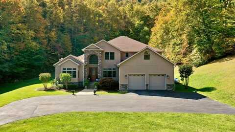 210 Hickory Hollow Hill, Jenkins, KY 41537