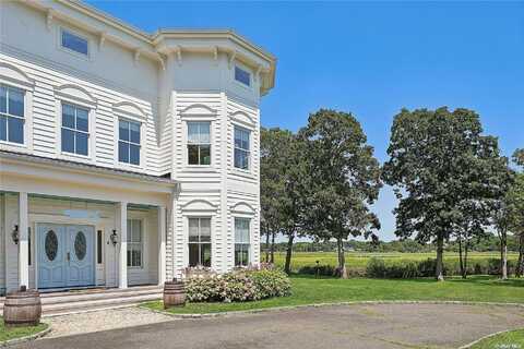 13555 New Suffolk Avenue, Cutchogue, NY 11935