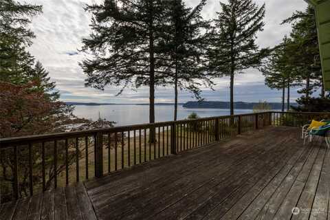 1124 Queets Drive, Fox Island, WA 98333