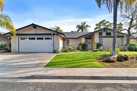 81 McArthur Avenue, Clovis, CA 93611