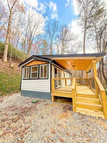 90 Monkey Face Lane, Bryson City, NC 28713