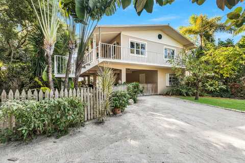 290 Woods Avenue, Plantation Key, FL 33070