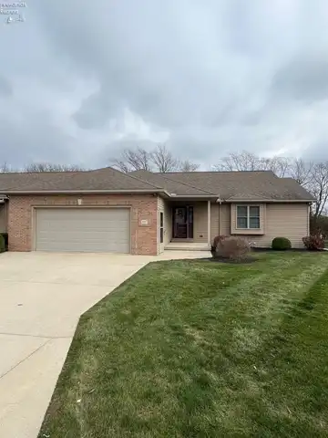 107 Oakley Meadow Lane, Tiffin, OH 44883