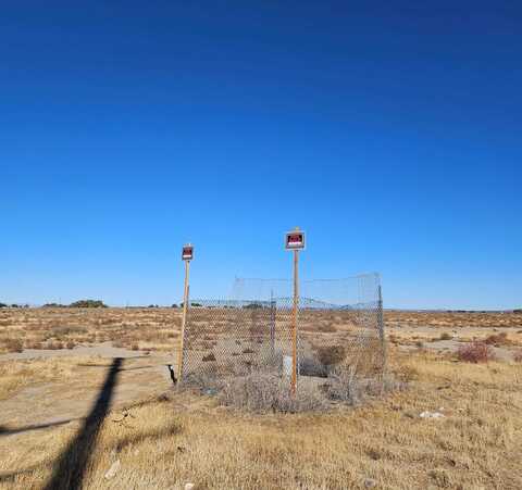 Cor 90 Ste Pav E5 N, Lancaster, CA 93535