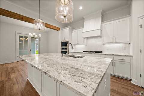 176 Royal Oak Blvd, Thibodaux, LA 70301