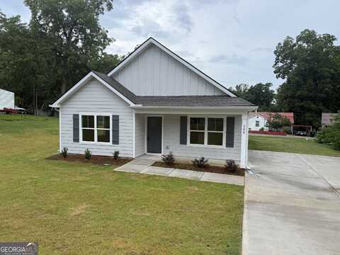 509 Cleveland, West Point, GA 31833