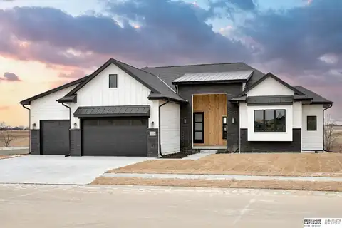 5534 N 213th Avenue, Omaha, NE 68022