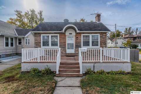 2753 Newport Avenue, Omaha, NE 68112